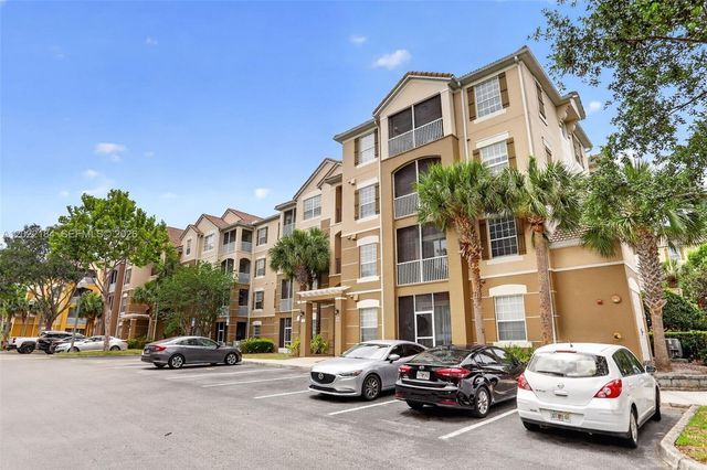 3332 Robert Trent Jones Dr 40203, Orlando, FL 32835