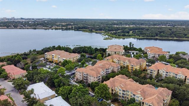 3332 Robert Trent Jones Dr 40203, Orlando, FL 32835