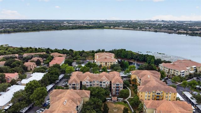 3332 Robert Trent Jones Dr 40203, Orlando, FL 32835