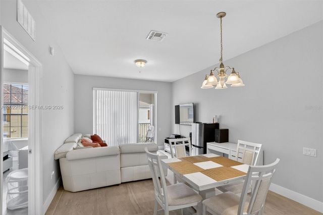 3332 Robert Trent Jones Dr 40203, Orlando, FL 32835