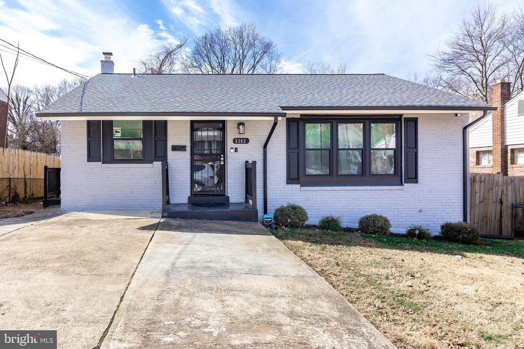 5303 KENMONT RD, Oxon Hill, MD 20745