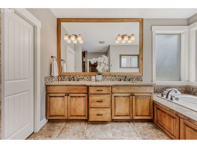 32557 Nw MOUNTAINDALE Rd, North Plains, OR 97133