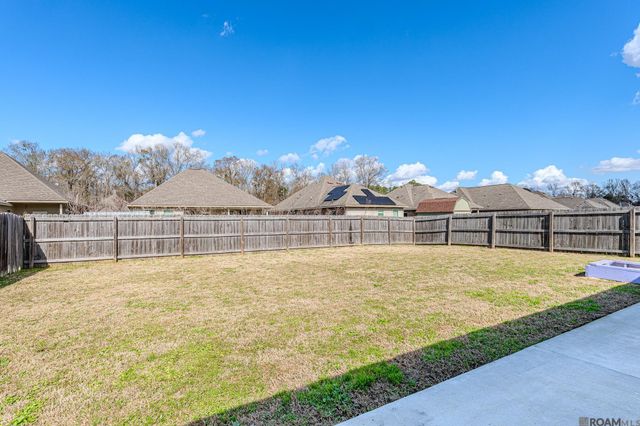 39174 Superior Wood Ave, Gonzales, LA 70737