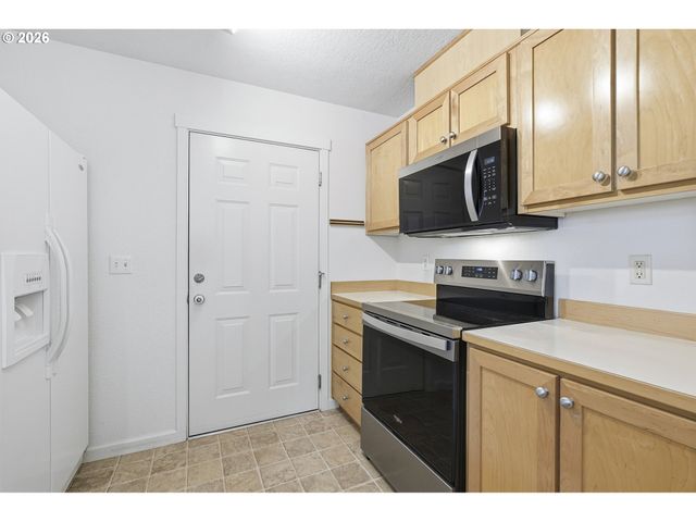 14635 Sw BEARD Rd 102, Beaverton, OR 97007