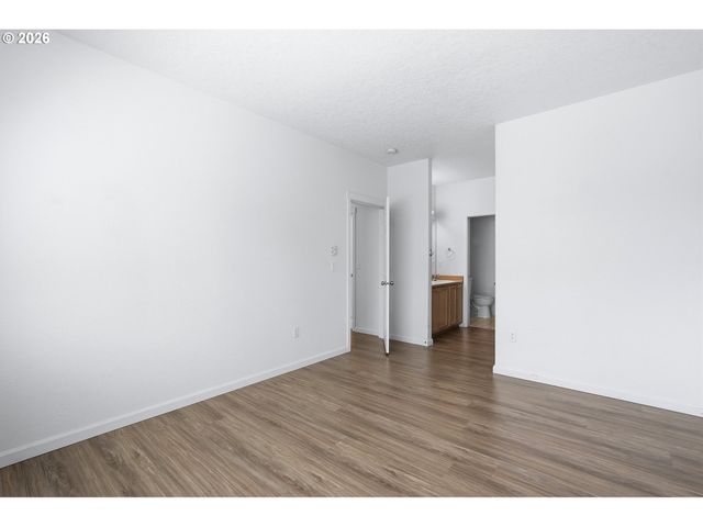 14635 Sw BEARD Rd 102, Beaverton, OR 97007