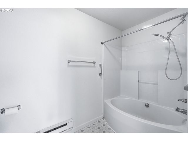 14635 Sw BEARD Rd 102, Beaverton, OR 97007