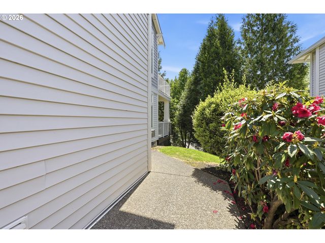 14635 Sw BEARD Rd 102, Beaverton, OR 97007