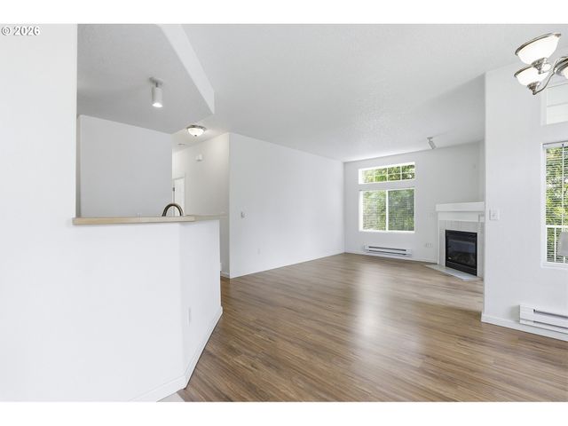 14635 Sw BEARD Rd 102, Beaverton, OR 97007