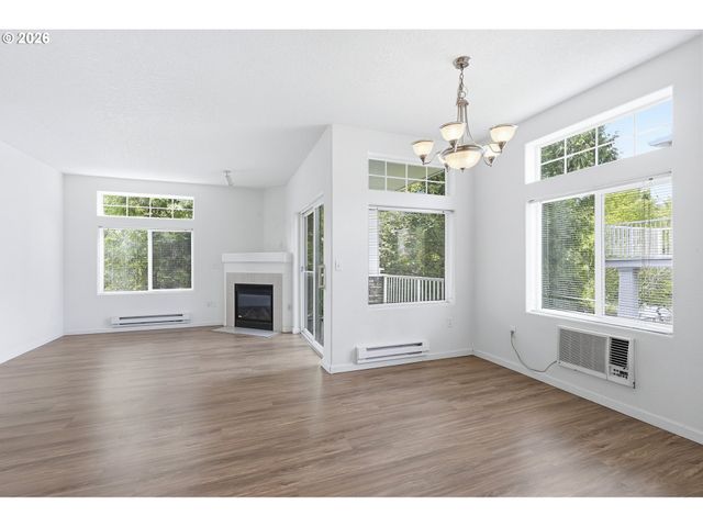 14635 Sw BEARD Rd 102, Beaverton, OR 97007