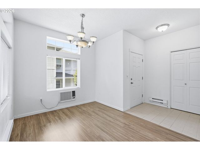 14635 Sw BEARD Rd 102, Beaverton, OR 97007