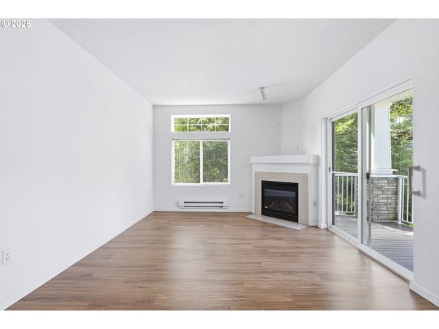 14635 Sw BEARD Rd 102, Beaverton, OR 97007