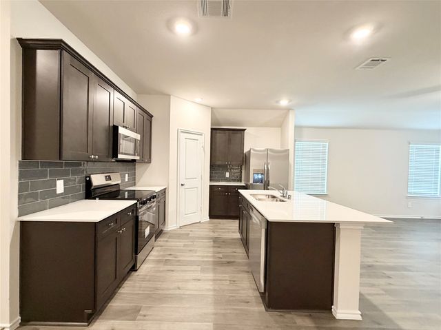 412 Saddle Blanket Drive, Nevada, TX 75173