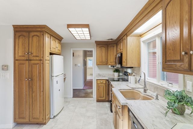 15 Old Marlboro Rd, Maynard, MA 01754