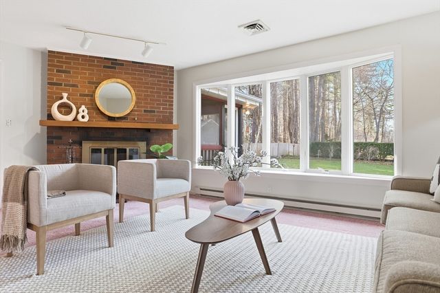 15 Old Marlboro Rd, Maynard, MA 01754