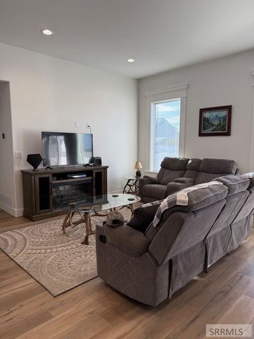 4649 Weatherby Way, Idaho Falls, ID 83401