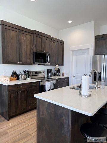 4649 Weatherby Way, Idaho Falls, ID 83401