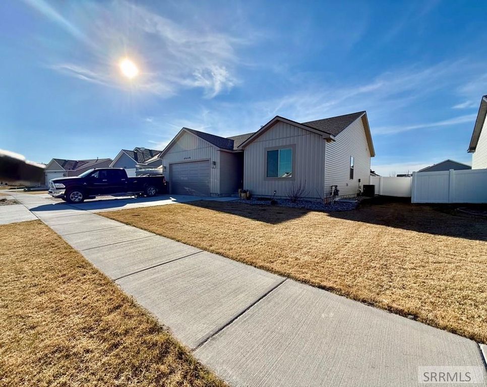 Image 2 of property listing at 4649 Weatherby Way, Idaho Falls, ID 83401