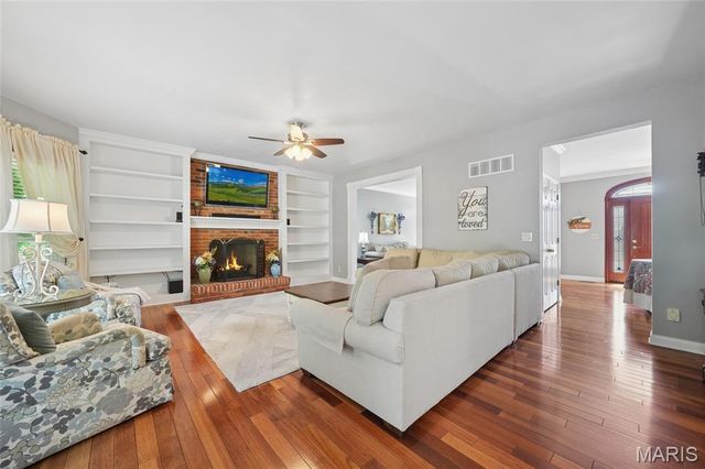 1312 Riverdale Circle, Chesterfield, MO 63005