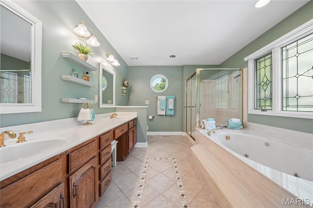 1312 Riverdale Circle, Chesterfield, MO 63005