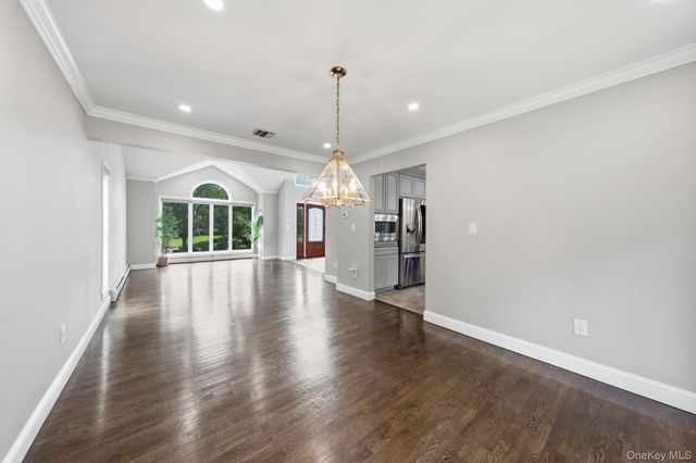 19 Staff Sgt James Parker Road, Blauvelt, NY 10913