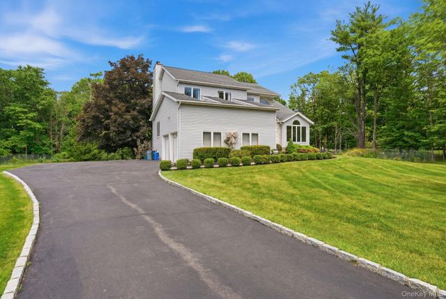 19 Staff Sgt James Parker Road, Blauvelt, NY 10913