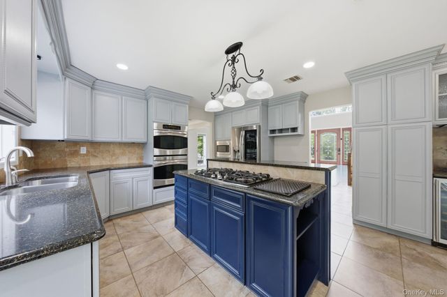 19 Staff Sgt James Parker Road, Blauvelt, NY 10913