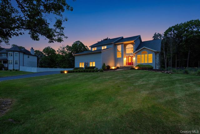 19 Staff Sgt James Parker Road, Blauvelt, NY 10913