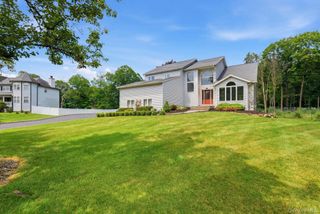 19 Staff Sgt James Parker Road, Blauvelt, NY 10913