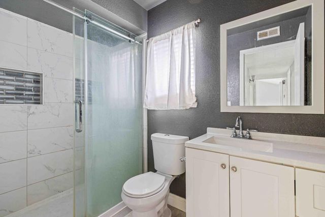 572 Harvest Park Dr, Turlock, CA 95380