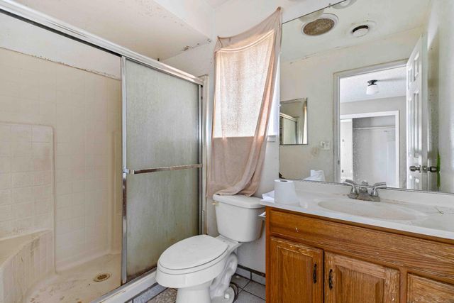 572 Harvest Park Dr, Turlock, CA 95380