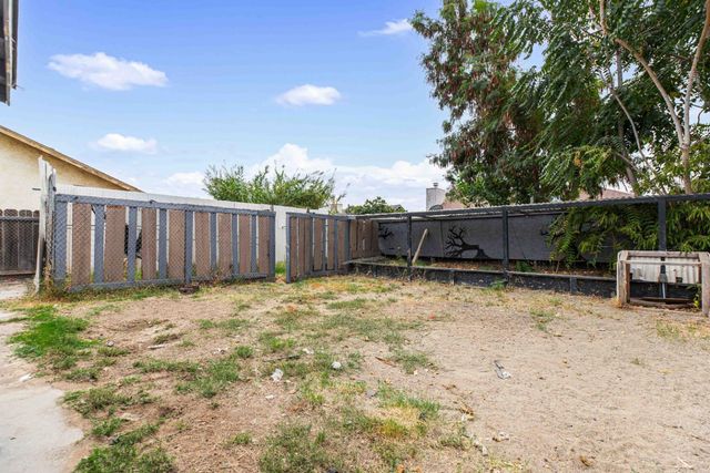 572 Harvest Park Dr, Turlock, CA 95380