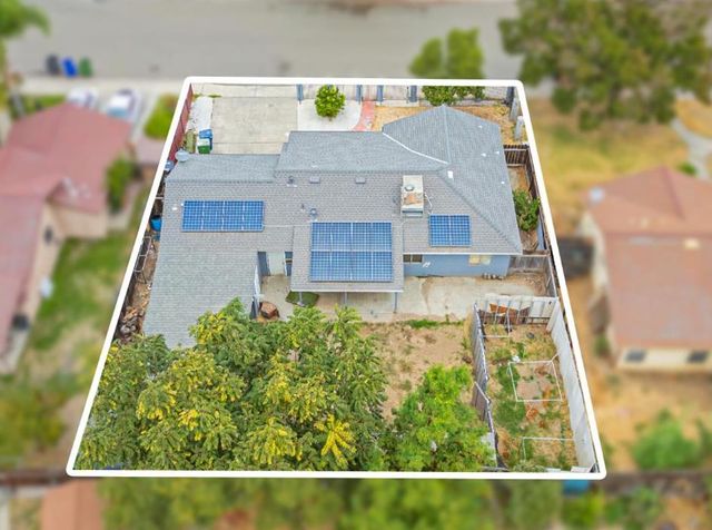 572 Harvest Park Dr, Turlock, CA 95380