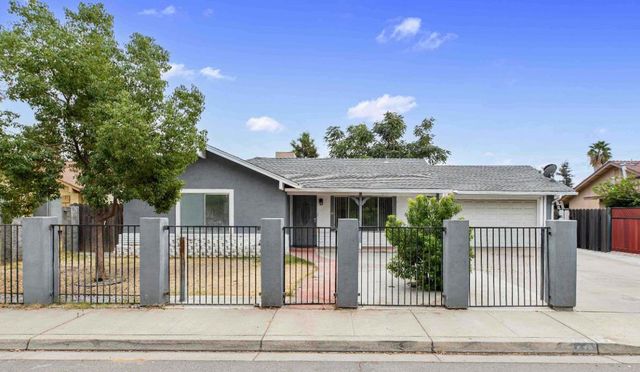 572 Harvest Park Dr, Turlock, CA 95380