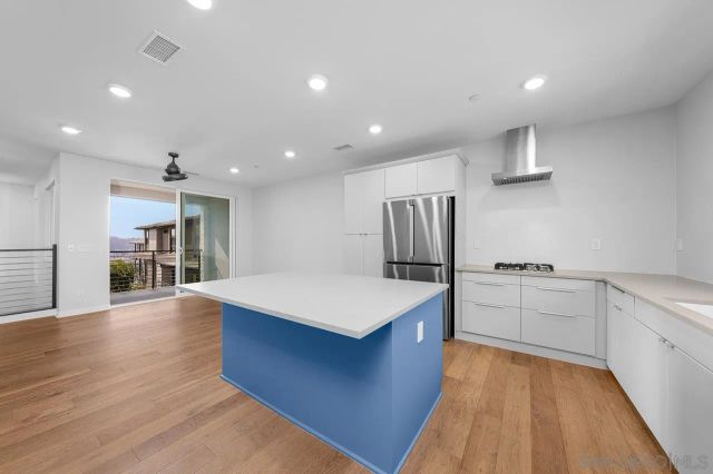 2776 Via Alta Pl, San Diego, CA 92108