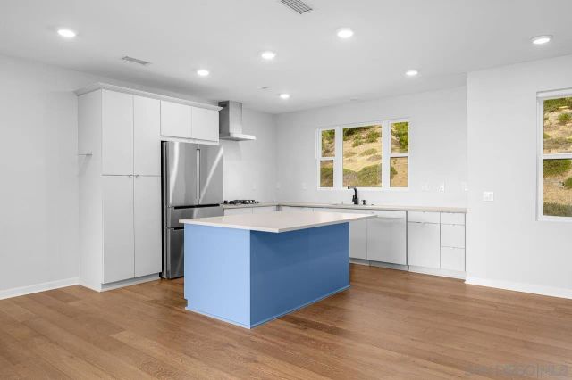 2776 Via Alta Pl, San Diego, CA 92108