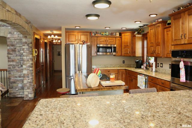 2064 E 2200th Street, Camp Point, IL 62320