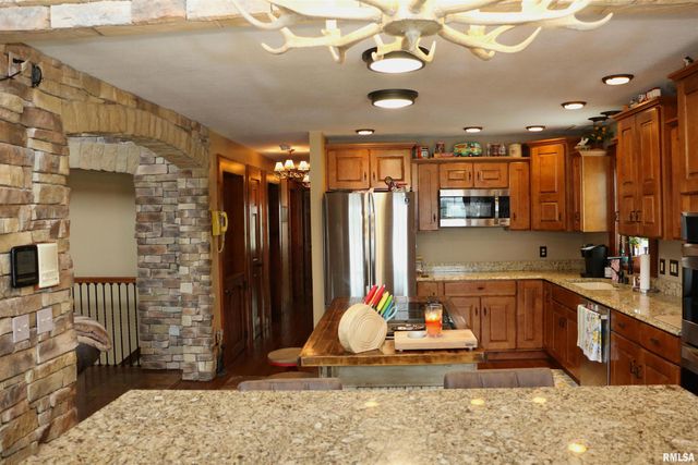 2064 E 2200th Street, Camp Point, IL 62320