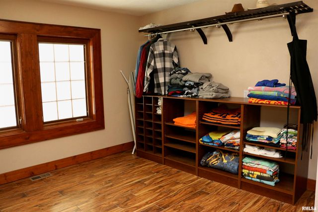 2064 E 2200th Street, Camp Point, IL 62320