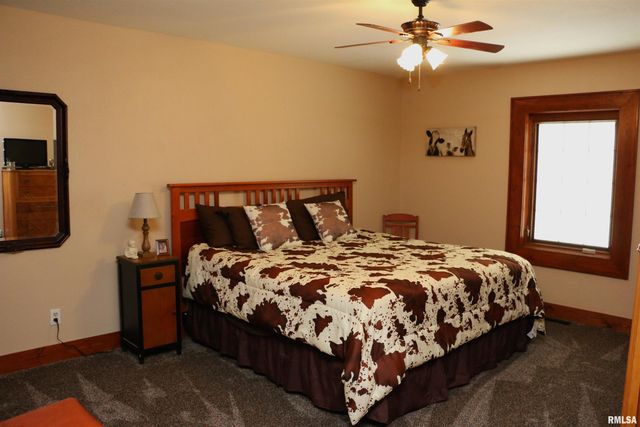 2064 E 2200th Street, Camp Point, IL 62320