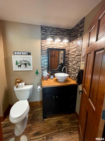 2064 E 2200th Street, Camp Point, IL 62320