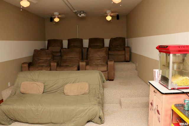 2064 E 2200th Street, Camp Point, IL 62320