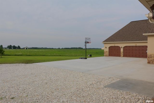 2064 E 2200th Street, Camp Point, IL 62320