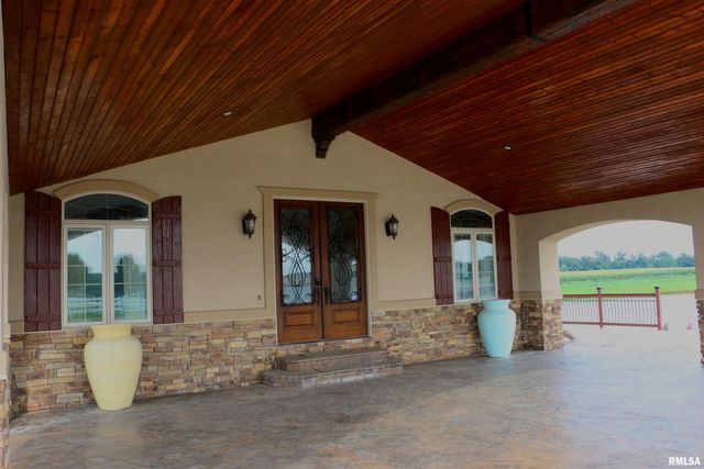 2064 E 2200th Street, Camp Point, IL 62320