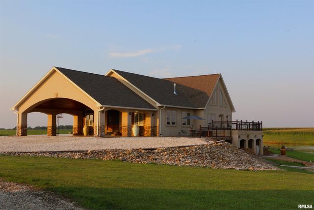 2064 E 2200th Street, Camp Point, IL 62320