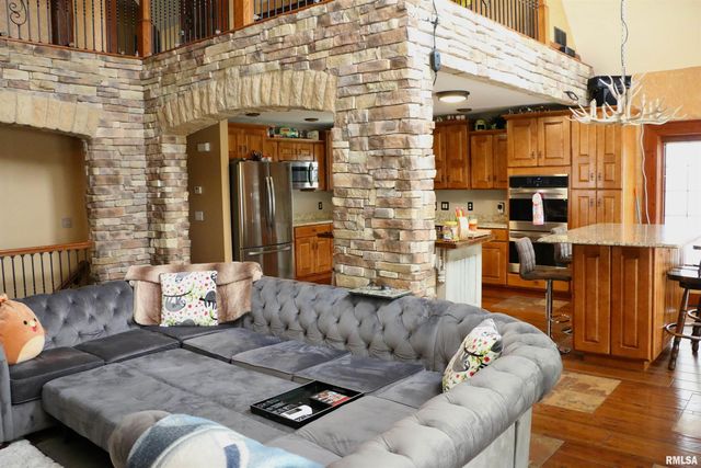 2064 E 2200th Street, Camp Point, IL 62320