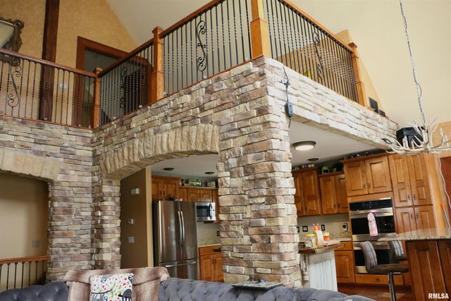 2064 E 2200th Street, Camp Point, IL 62320