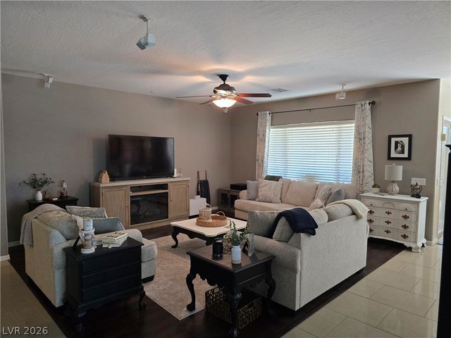 5992 Quintillion Avenue, Las Vegas, NV 89122