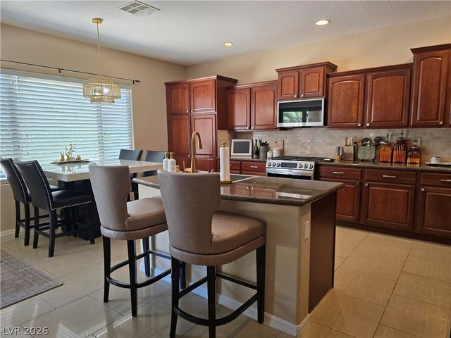 5992 Quintillion Avenue, Las Vegas, NV 89122
