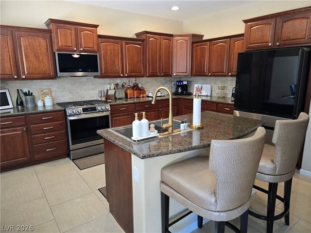 5992 Quintillion Avenue, Las Vegas, NV 89122