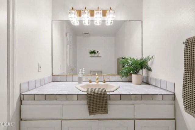 1689 Amador Lane, Newbury Park, CA 91320